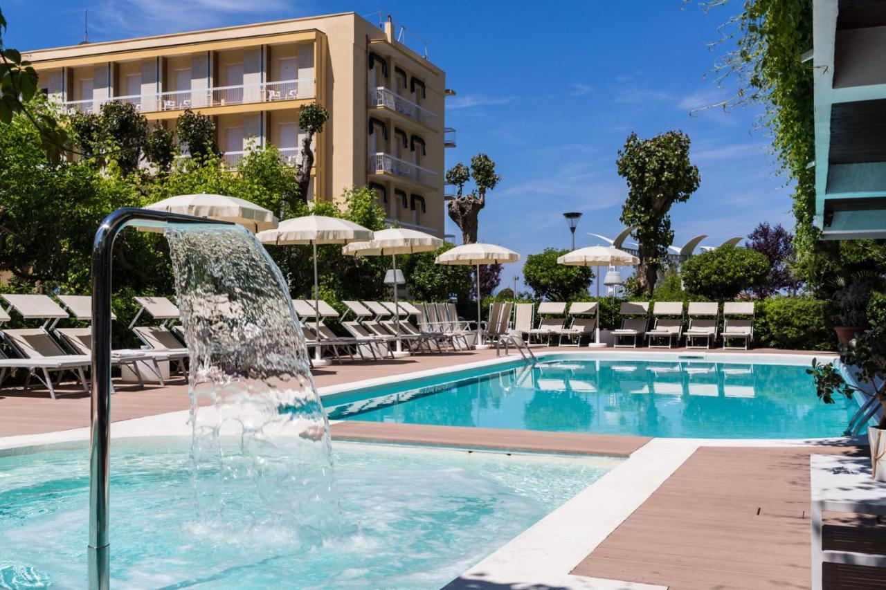 Hotel Alexander ガビッチェ・マーレ エクステリア 写真