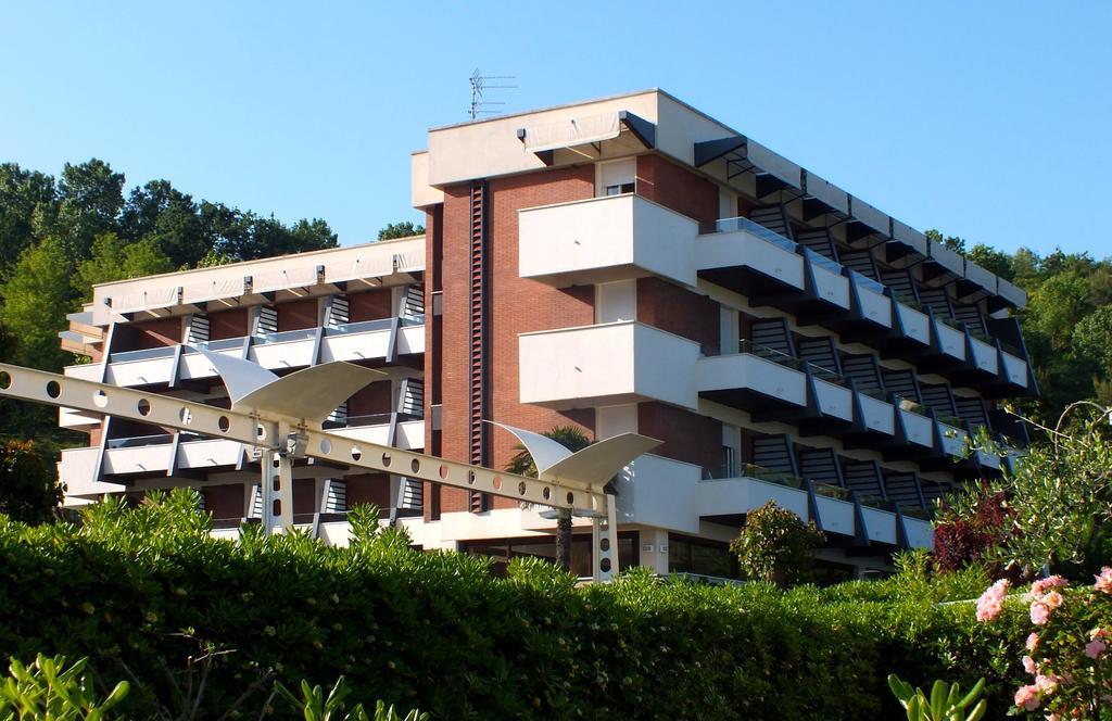 Hotel Alexander ガビッチェ・マーレ エクステリア 写真